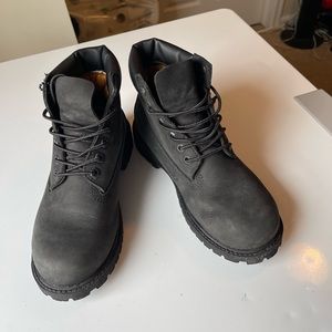 Black Timberland Boy Boots, size 2.5